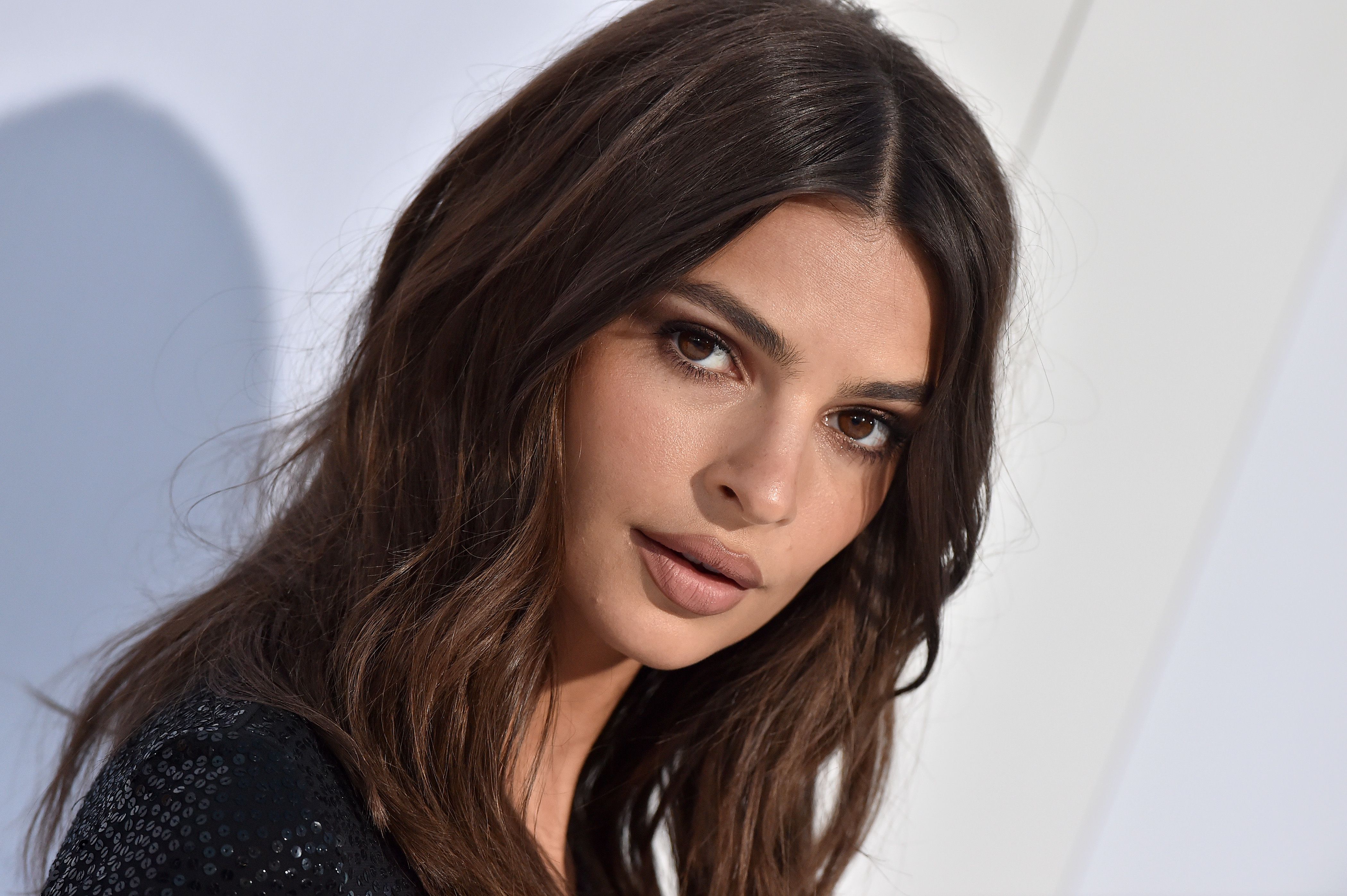 Emily Ratajkowski Portrait 4k Hd Celebrities 4k Wallpapers Images 124800 Hot Sex Picture 