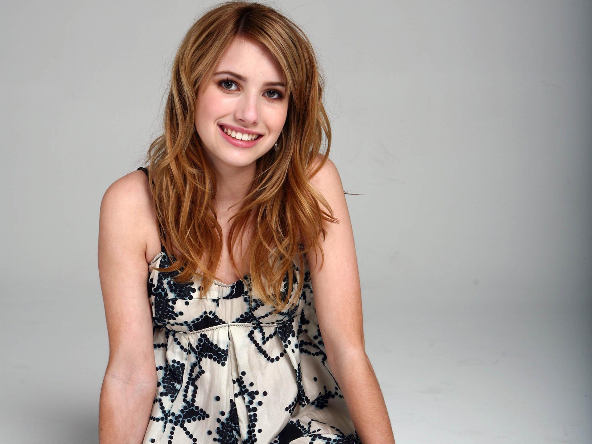 Emma Roberts Cute Hd Celebrities 4k Wallpapers Images Backgrounds Photos And Pictures