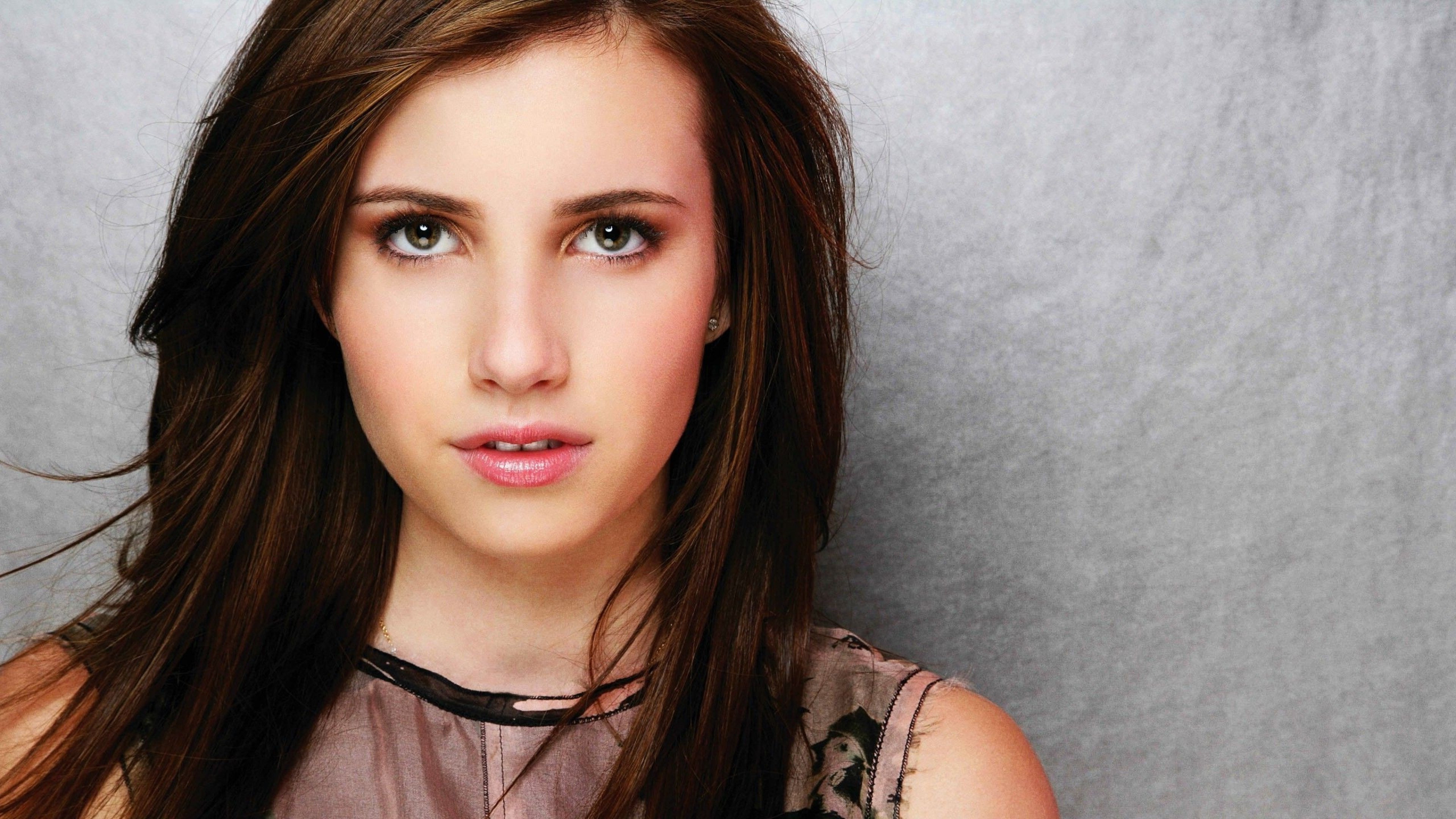 Emma Roberts Hd Celebrities 4k Wallpapers Images Backgrounds Photos And Pictures