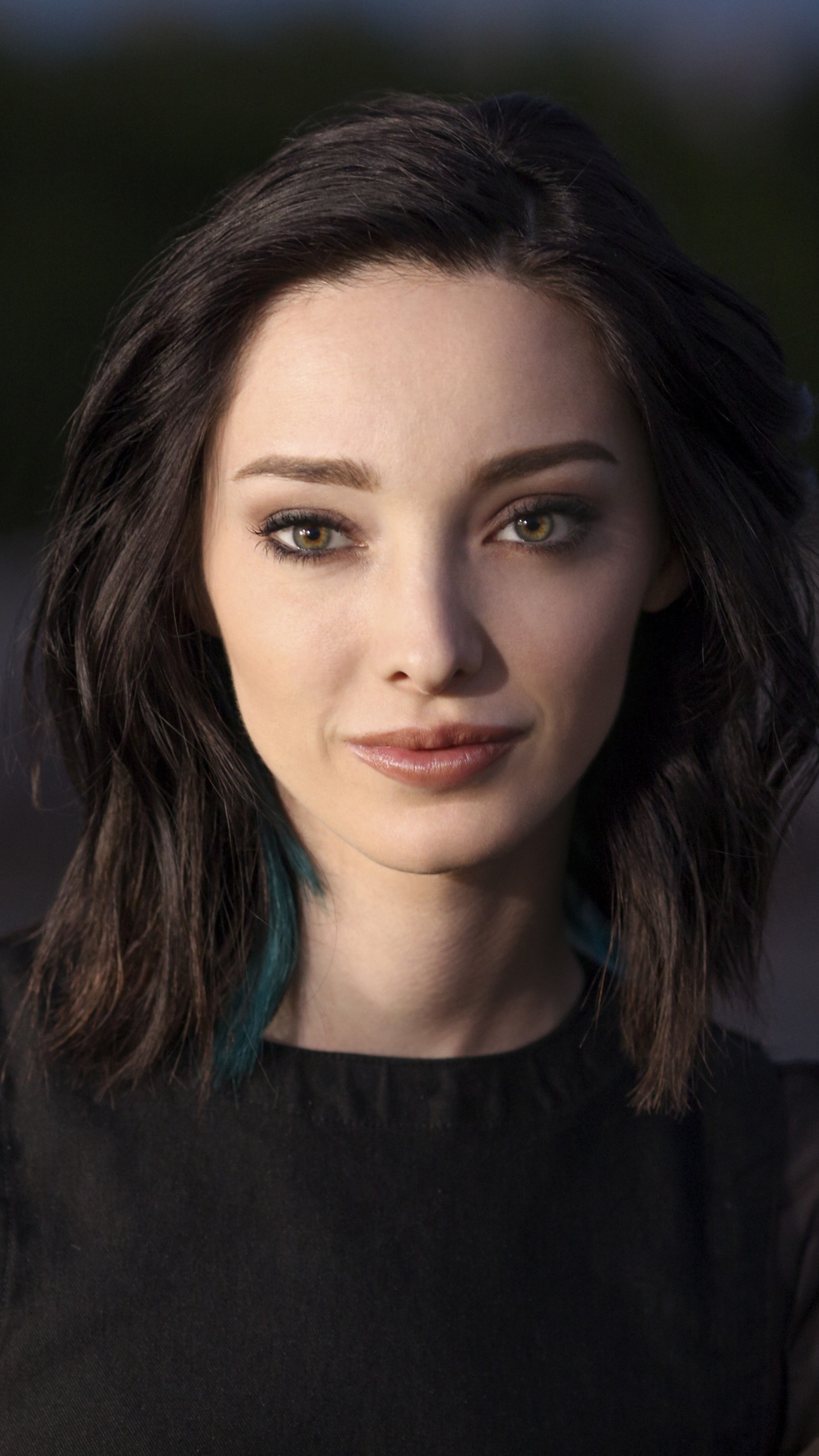 https://hdqwalls.com/download/emma-dumont-the-gifted-13-2160x3840.jpg