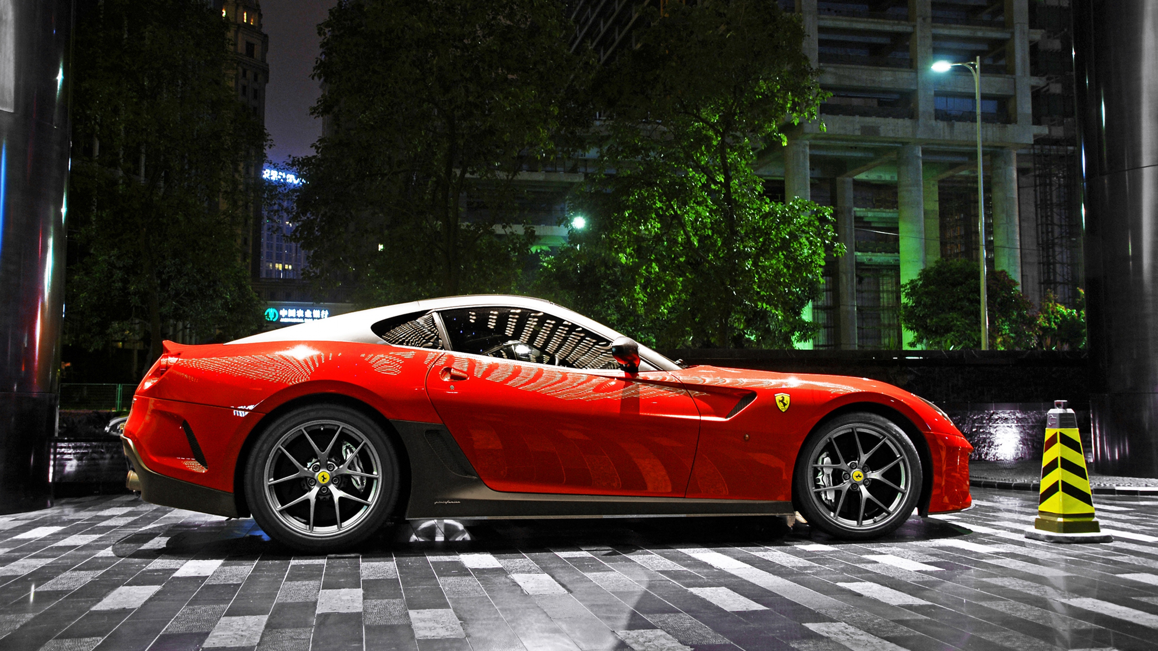 спортивный красный автомобиль ferrari f12 sports red car скачать