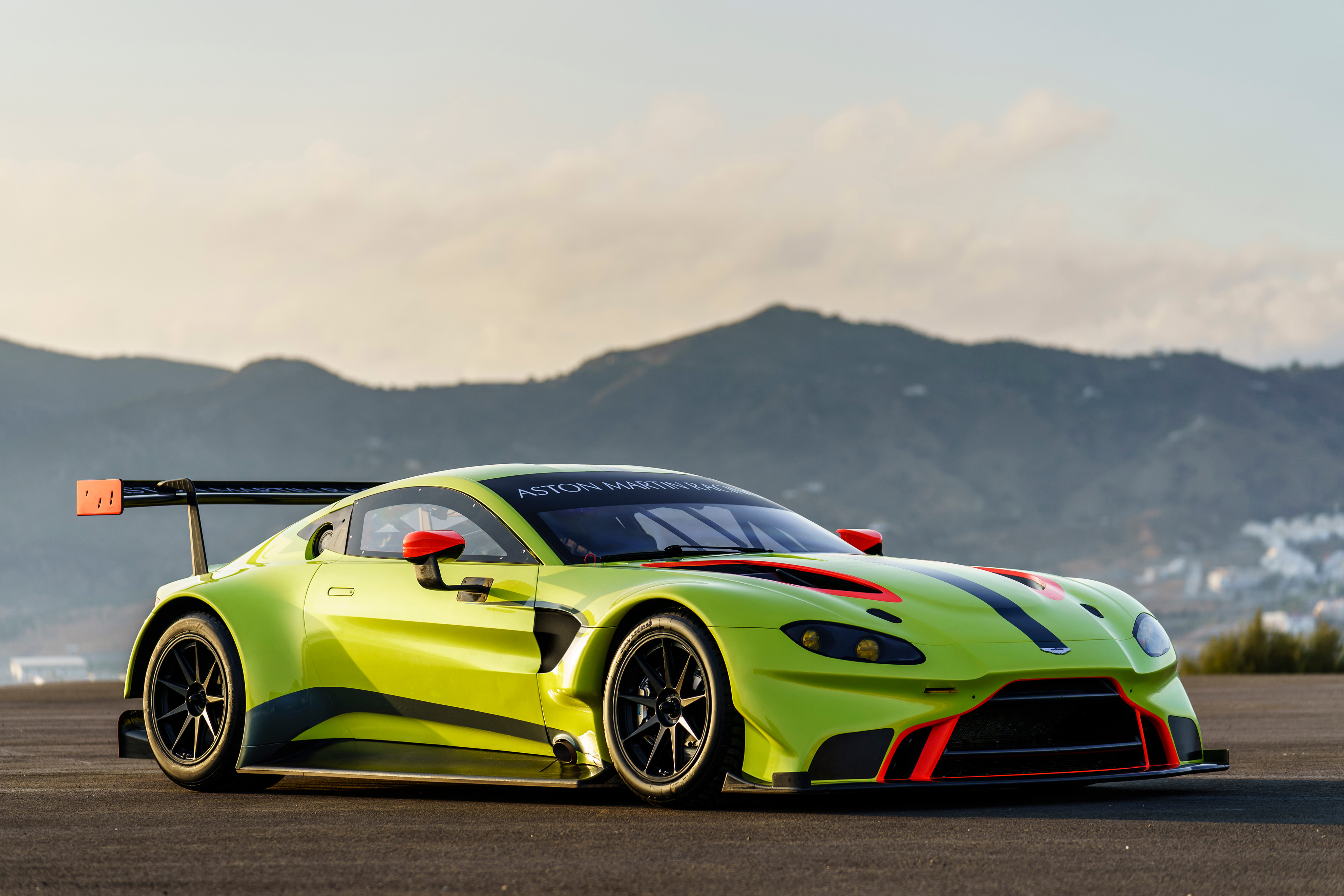 Luxury And Power: The 2018 Aston Martin Vantage GTE